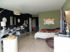 Studio auf einer sehr hohen Etage mit Panoramablick auf das Meer