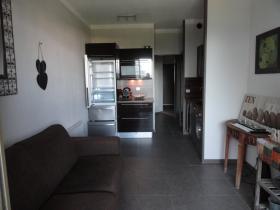 Komplett renovierte 2-Zimmer-Wohnung - Panoramablick auf das Meer und den Hafen