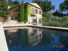 Einzigartige Immobilie in Mougins - 2 Villen mit Meerblick