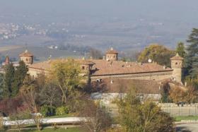 Außergewöhnliches Schloss mit hohem Potenzial in der Provinz Piacenza