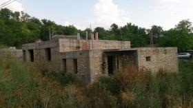 Zu verkaufen unfertiges Haus in Moldawien