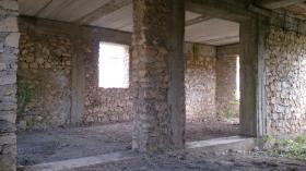 Zu verkaufen unfertiges Haus in Moldawien