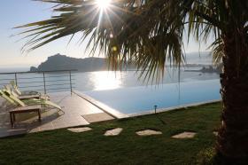 Luxusvilla in erster Linie mit einzigartigem Blick auf das Mittelmeer