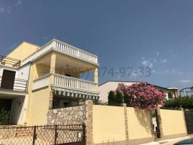 Zu verkaufen Villa 209 m2 mit Meerblick in Montenegro, Dobra Voda