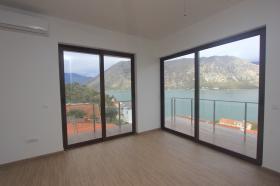 Wohnung zum Verkauf in der Nähe von Boka Bay mit Meerblick