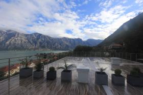 Wohnung zum Verkauf in der Nähe von Boka Bay mit Meerblick