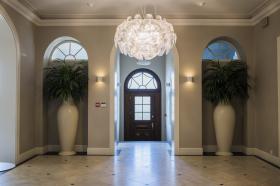 Palace von Grelle - luxuriöser moderner Schlosskomplex zum Verkauf komplett renoviert