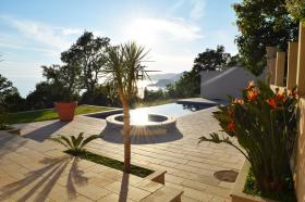 Villa mit spektakulärem Panoramablick auf das Meer