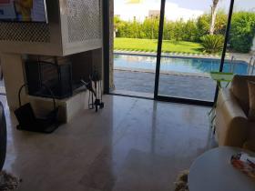 Luxusvilla zum Verkauf in Plage des Nations
