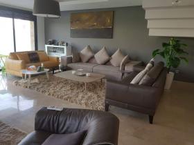 Luxusvilla zum Verkauf in Plage des Nations