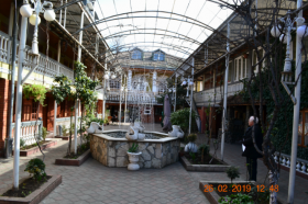 Zu verkaufen 2000 m2 Gebäude, 1700 m2 Restaurantfläche in Aghmashenebeli, Tbilisi