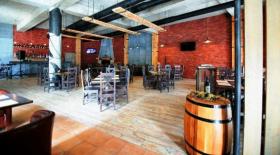 Restaurant zum Verkauf in Tiflis, Georgien, gegenüber der U-Bahn-Station