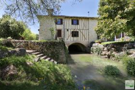 Hervorragende Wassermühle 277 m2, 12 Zimmer komplett restauriert