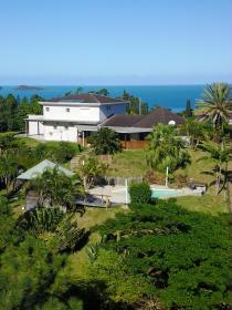 Luxus-Villa mit Panoramablick auf die Lagune und die Berge