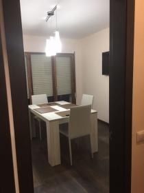 Große schöne Wohnung mit Blick auf den Fluss