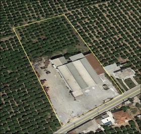 Land mit Obstverarbeitungsfabrik