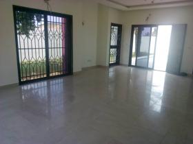Neue Villa mit Pool in For Ever