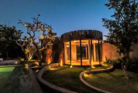 Zum Verkauf eine neue Villa auf dem fabelhaften Bali