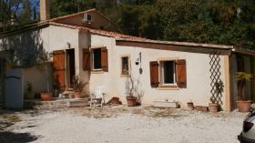 Atypisches Haus in ruhiger Lage und in der Nähe von Meer