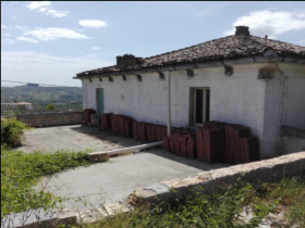 Landhaus zu verkaufen in Loreto Aprutino Abruzzo, Italien