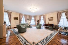 Luxuriöse 4-Zimmer-Wohnung im Zentrum von Moskau