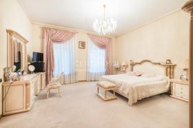 Luxuriöse 4-Zimmer-Wohnung im Zentrum von Moskau