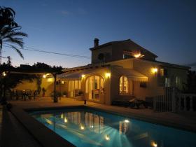 Schönes Haus zum Verkauf in Adsubia, Javea in Spanien