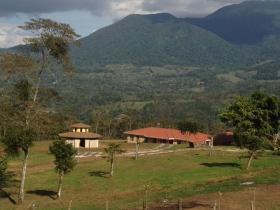 Immobilien in Costa Rica mit Panoramablick auf den Vulkan Tenorio