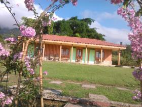 Immobilien in Costa Rica mit Panoramablick auf den Vulkan Tenorio