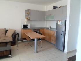 Apartments in einer geschlossenen Anlage mit Pool